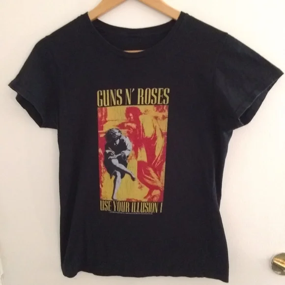 "Guns and Roses" Tee UNISEX - Picture 2 of 4
